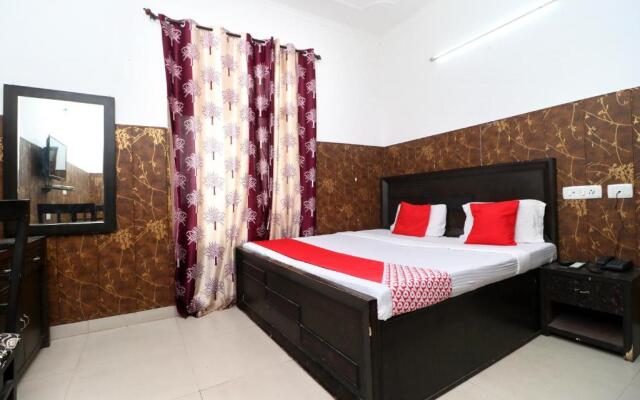 OYO Flagship 18943 Hotel Punjab Residency