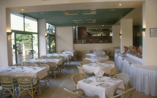 Jewels La Perla Hotel