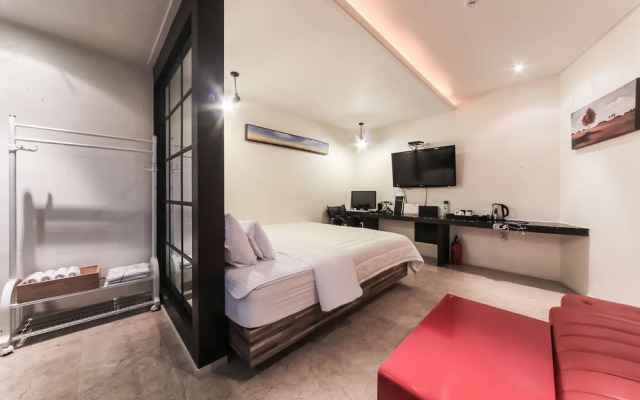 The Lux Tourism Hotel Geoje