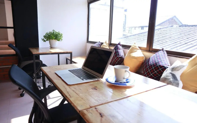 In The City Co-Living & Co-Working Space - Hostel