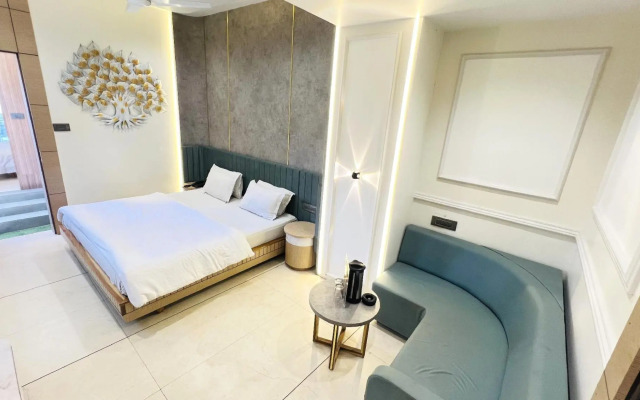 Hotel Mahima Heritage near Fateh Sagar Lake