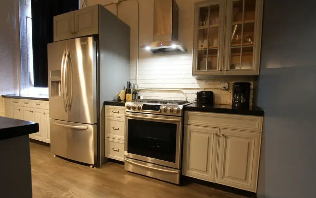 424 Gold Way- 3Bed/2Bath Apartment