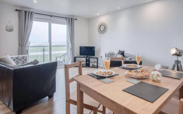 Beach View - 2 Bedroom Apartment - Llanelli