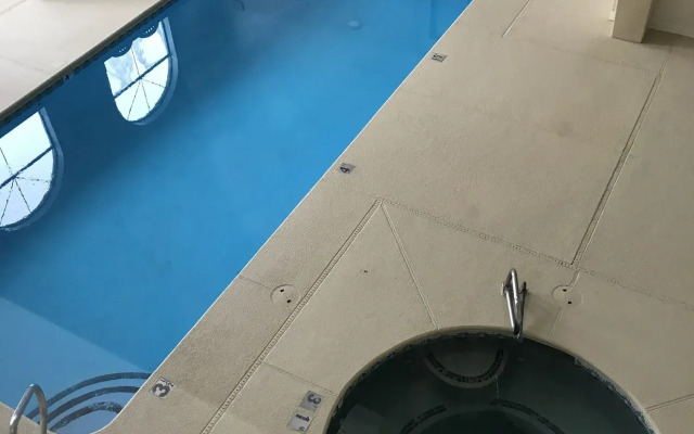 Brentwood Inn & Suites