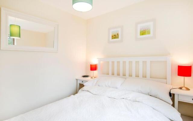 Bright Oxford Apartment