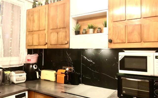 Private room 20 minutes from Eiffel Tower