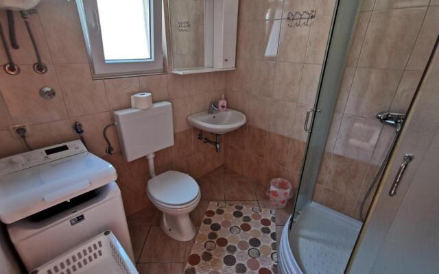 Apartments with a parking space Novi Vinodolski - 18855