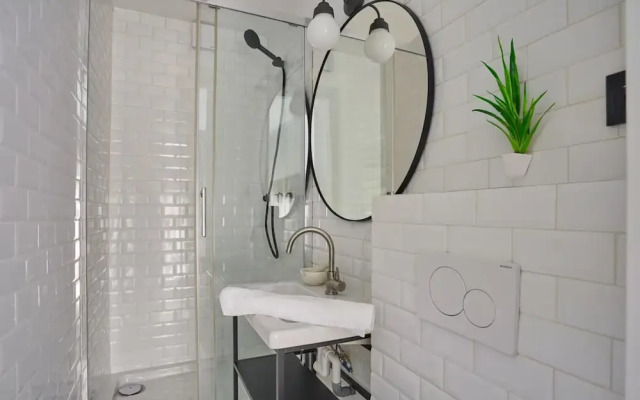 Superb New Studio in Neuilly Porte Maillot