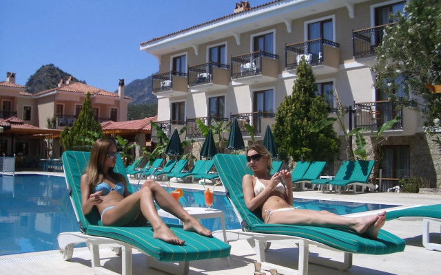 Perdikia Beach Hotel