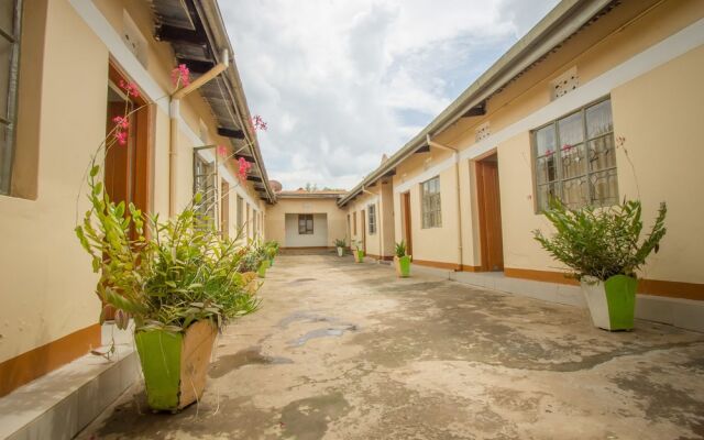 Virunga Campsite and Backpackers