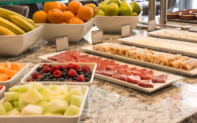 AC Hotel by Marriott Boston Cleveland Circle