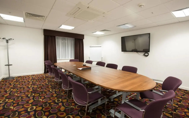 Holiday Inn Express Birmingham–South A45