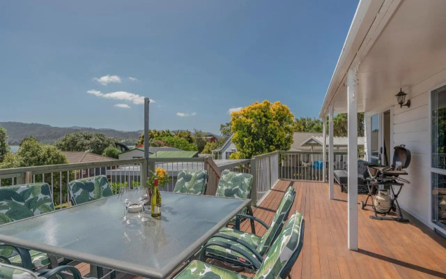 Harbour View Haven - Pauanui Holiday Home