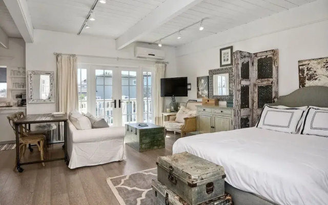 3690 Carlsbad Boulevard - Unit C