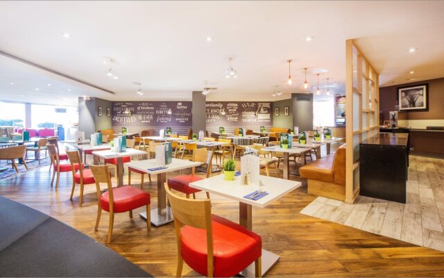 Holiday Inn Reading South M4 Jct11 by IHG