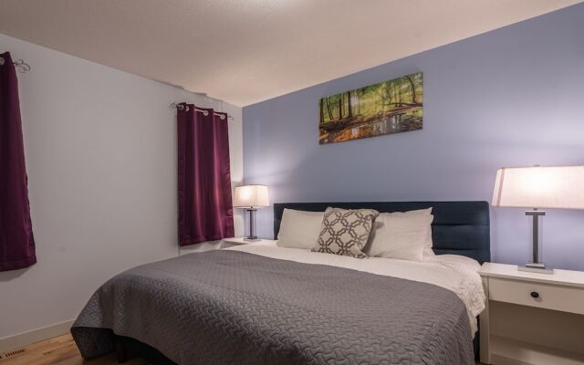 P1 - Private Hot Tub - 3 Bedroom Home - Mountain View
