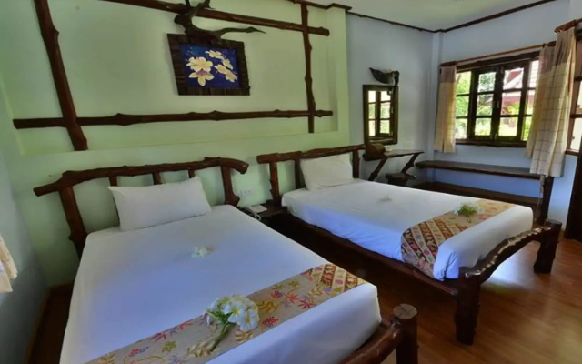 Alongkot Beach Resort Khanom