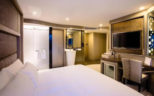 Azure Hotel Pattaya