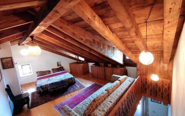 Charming Bohemian house in Perast