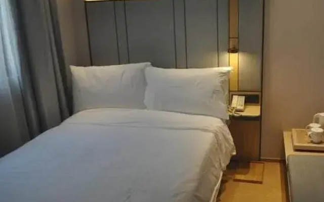 Ji Hotel (Shanghai Bund Ningbo Road)