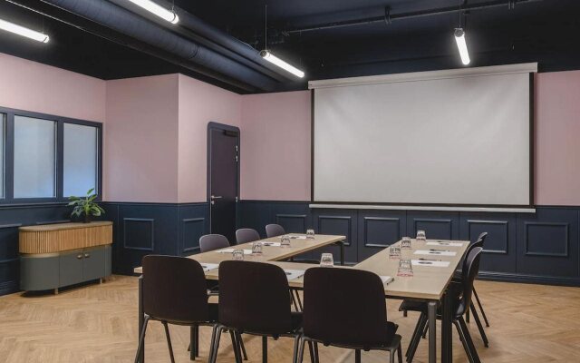 Отель Moxy Paris La Villette