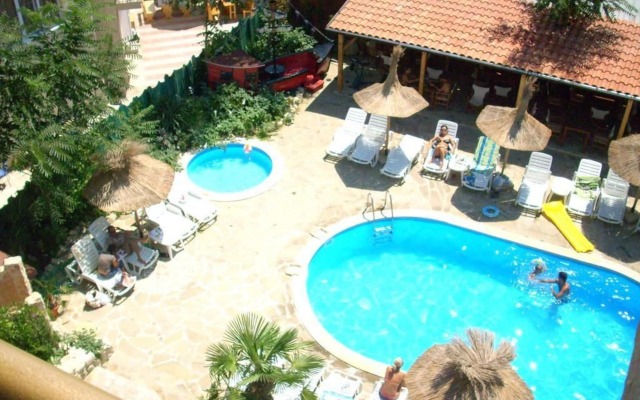 Family hotel Tropicana