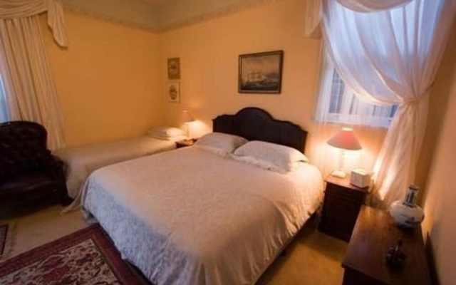Merrebe's – Guest Rooms – Sandy Bay