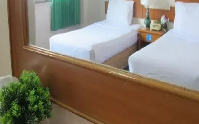 River Hotel The Budget