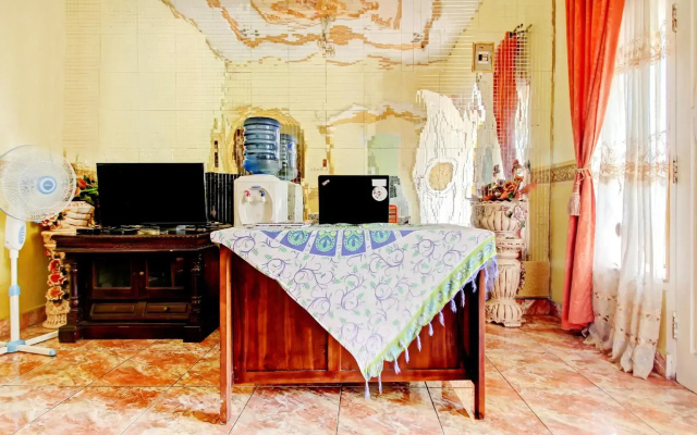 OYO 90307 Fj Alfaeyza Kost