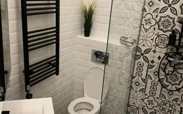 Heroes Square Apartment