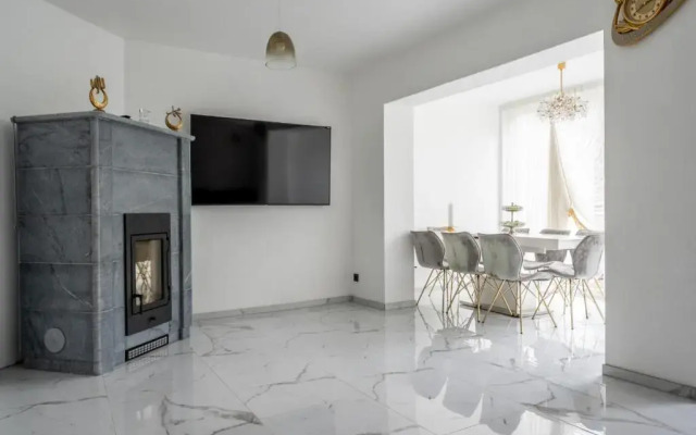 ID 7027 - Private House