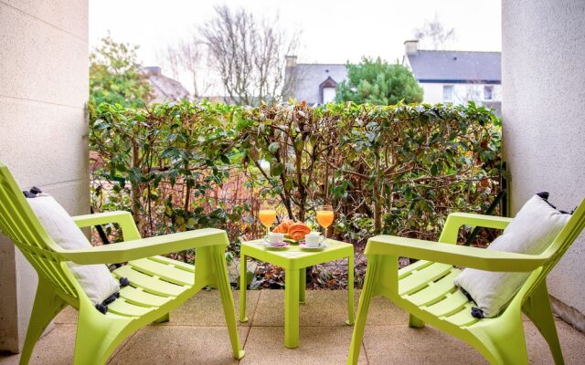 Chic & Cosy Appartement avec Terrasse, Parking Privatif
