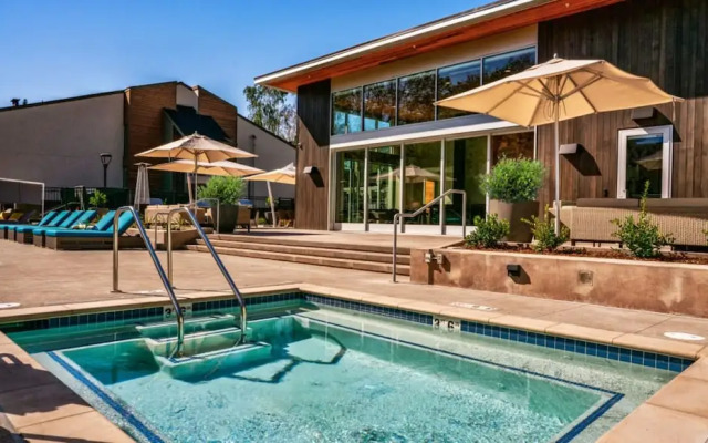 Sharon Green Condominiums