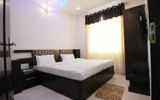 OYO 9974 Hotel Taj Prince