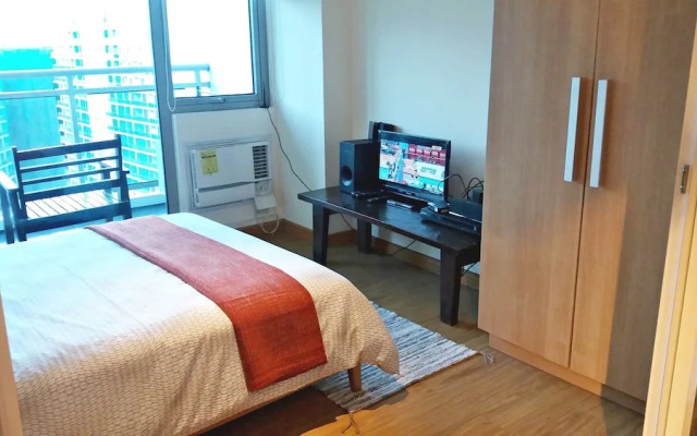 Shir Hub at Azure Urban Residences