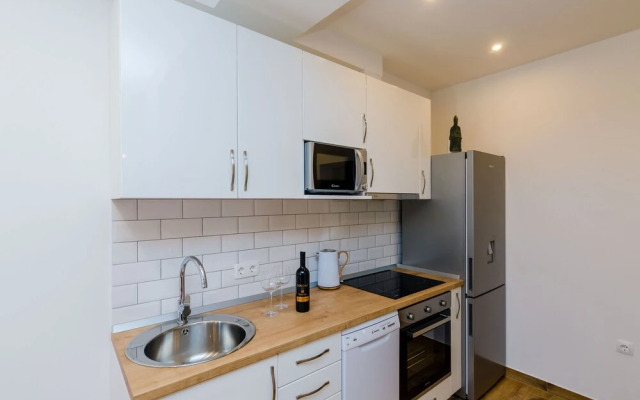 Apartment Moon River
