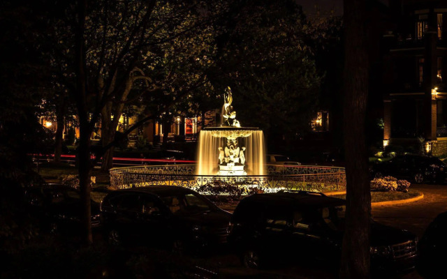 Inn at St James Court