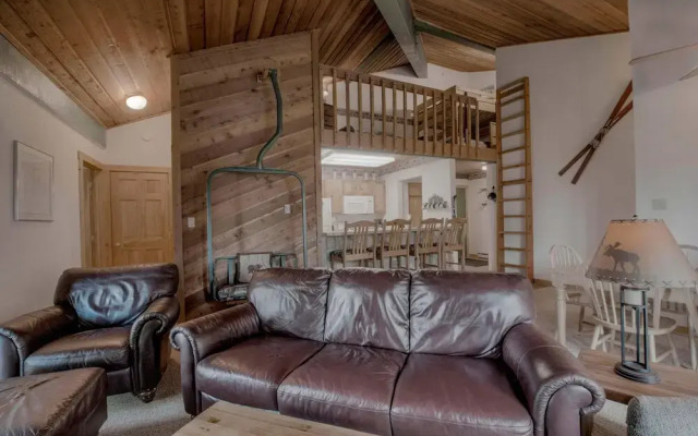 4 Oclock Ski in Ski out