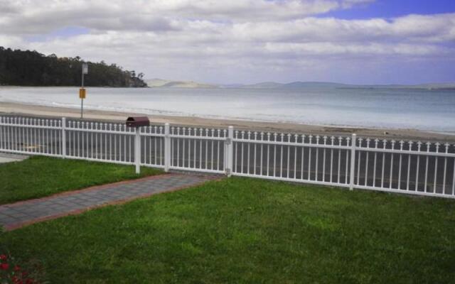 The Esplanade Kingston Beach Apartment