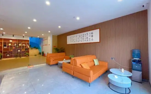 Luohe Jinyue Hotel (Xu Shen Middle School)