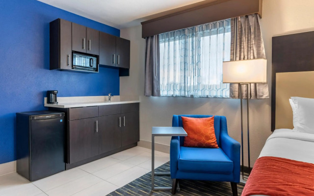 Comfort Inn & Suites Tigard near Washington Square