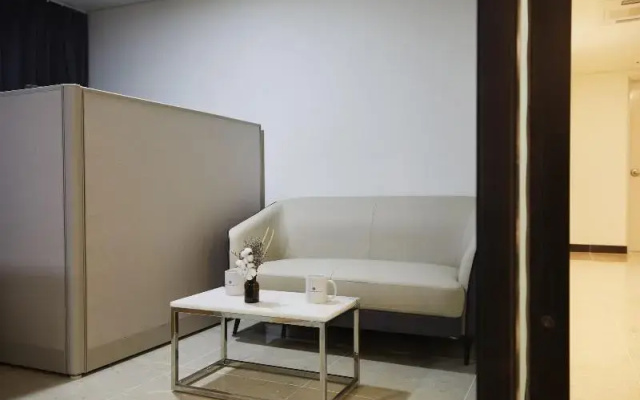 Sokcho Chonpines Beach Hotel
