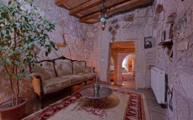 Angel Cave Suite