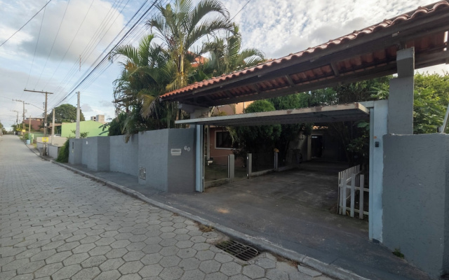 2-br House w/ Barbecue in Rio Tavares Mja0060