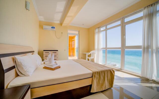 Azor Hotel