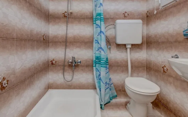 Seafront apt With Balcony, sea View and Mooring