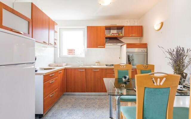 Beautiful Home in Vodnjan With Wifi and 5 Bedrooms