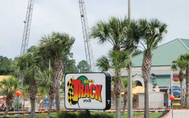 2b/2b w/ Pool & Tennis Court, Sleeps 6