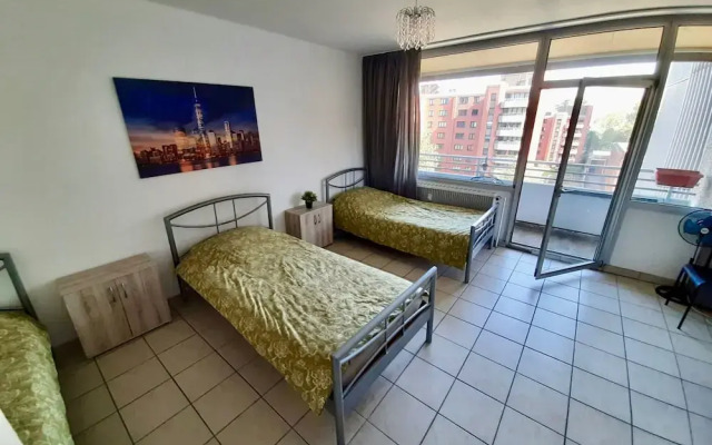 Apartment With Balcony Near Dusseldorf