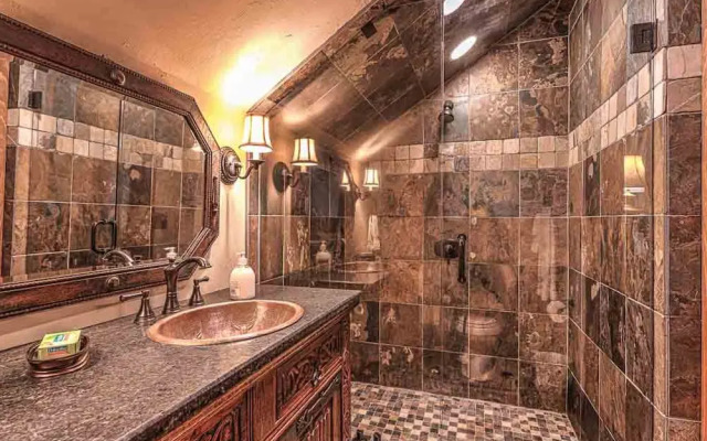 Forge Lake Lodge in Topton